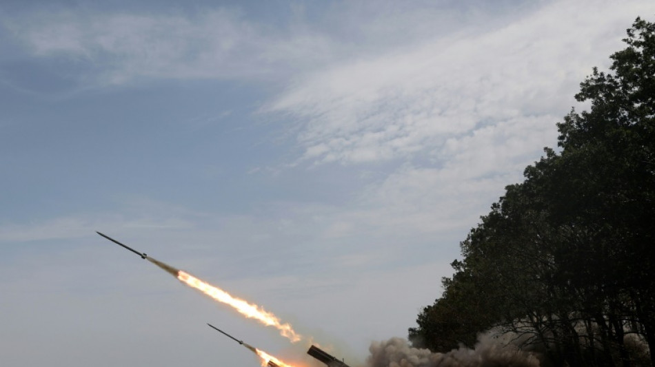 El ej&eacute;rcito ucraniano se despide de su artiller&iacute;a sovi&eacute;tica