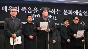 El director de "Par&aacute;sitos" pide que se investigue a la polic&iacute;a y a los medios a ra&iacute;z de la muerte del actor Lee Sun-kyun