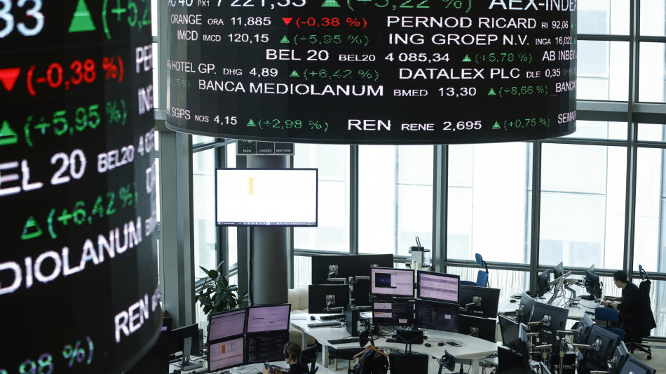 Borsa: l'Europa si conferma piatta dopo Lagarde, Milano -0,2%