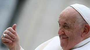 El papa cumple una semana hospitalizado por una neumon&iacute;a que atiza dudas sobre su futuro