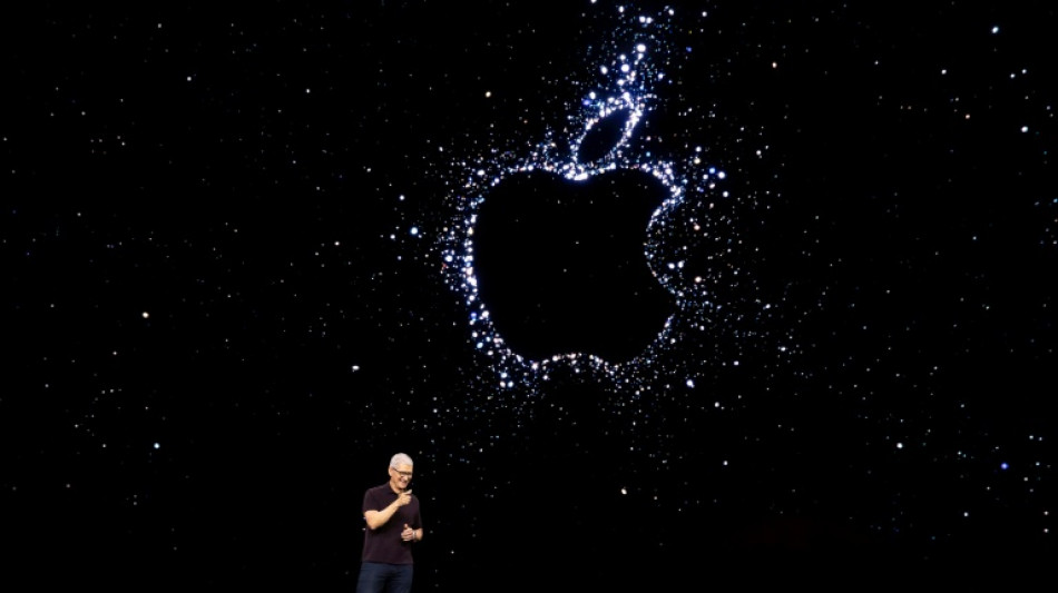 Apple: les b&eacute;n&eacute;fices trimestriels conformes aux attentes mais les ventes d'iPhone d&eacute;&ccedil;oivent