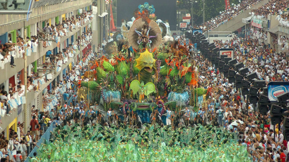Apre ufficialmente il Carnevale a Rio de Janeiro, fino a marted&igrave;