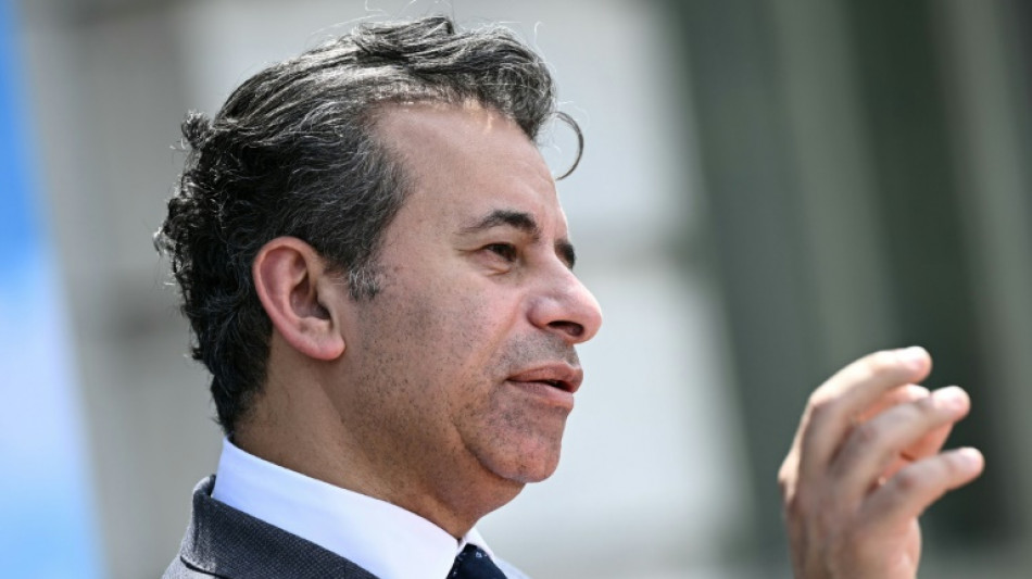 Especialistas em sa&uacute;de dos EUA reavaliam riscos da reposi&ccedil;&atilde;o hormonal para menopausa