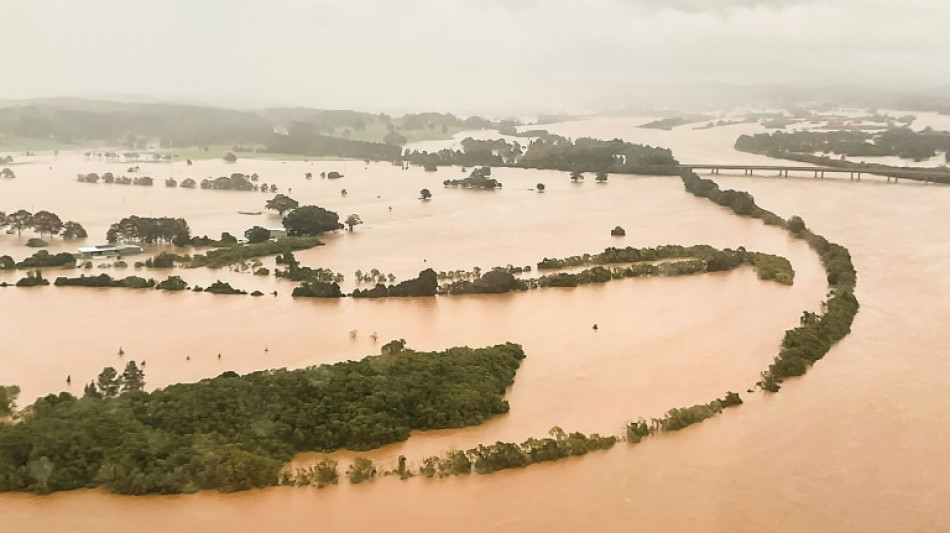 Deux morts, 50.000 personnes bloqu&eacute;es par des inondations dans l'est de l'Australie