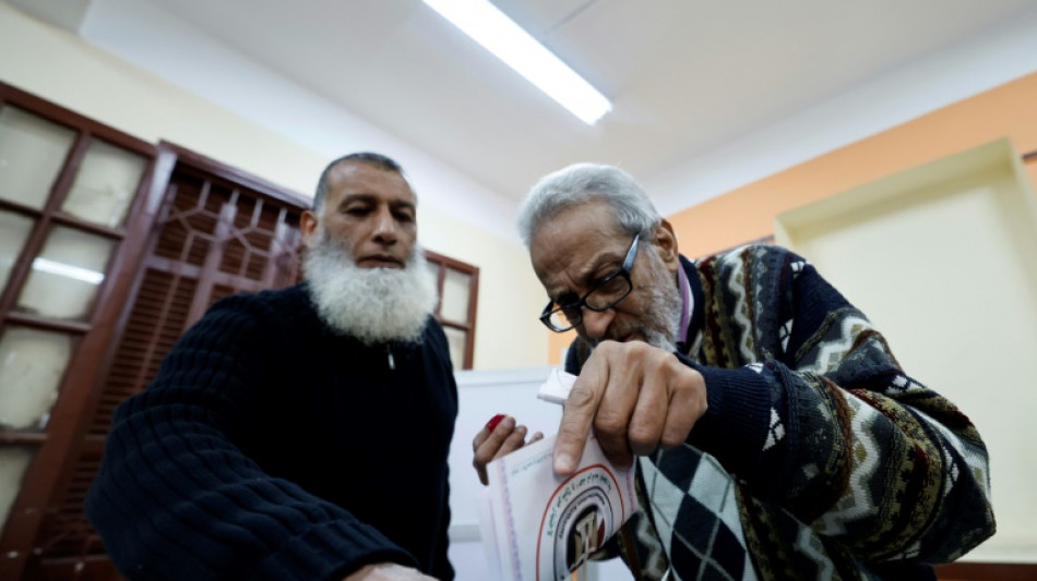 Egito vota para presidente e Sissi &eacute; favorito, apesar da crise