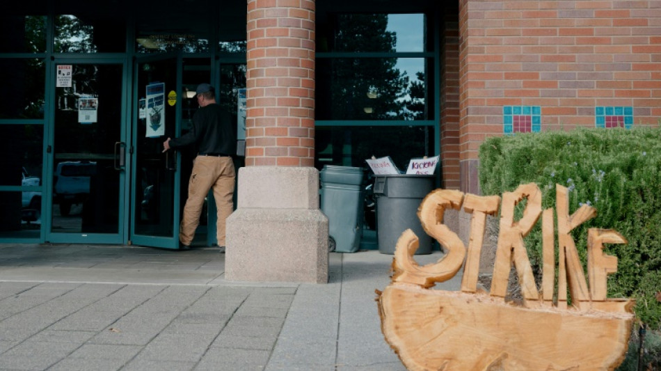 Gewerkschaft: Boeing-Belegschaft lehnt Arbeitgeber-Angebot ab, Streik verl&auml;ngert 