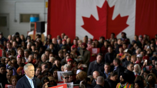 Canadenses comparecem &agrave;s urnas para eleger primeiro-ministro