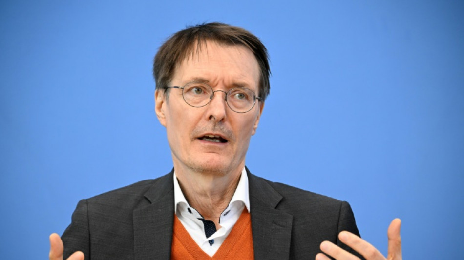 Lauterbach verteidigt Pflegereform vor Abstimmung im Bundestag