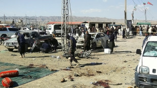 Mueren 22 personas en Pakist&aacute;n en explosiones antes de las elecciones