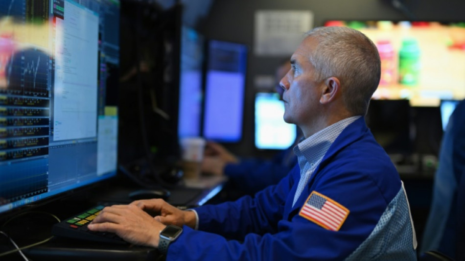 Wall Street ouvre dispers&eacute;e apr&egrave;s des records et un jour f&eacute;ri&eacute;