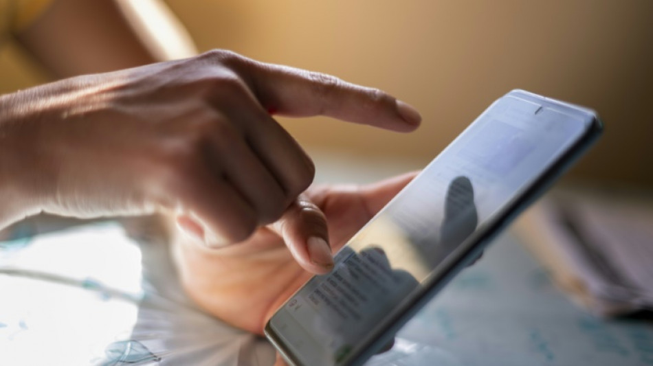 Imigrantes recorrem ao WhatsApp para se anteciparem a a&ccedil;&otilde;es de deporta&ccedil;&atilde;o nos EUA