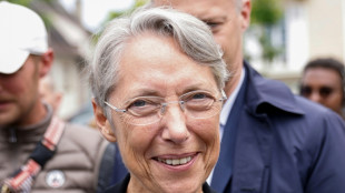 Premier conseil des ministres pour le gouvernement Borne, avec d&eacute;j&agrave; une fausse note