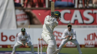 Australia struggle against South Africa quicks in first Test