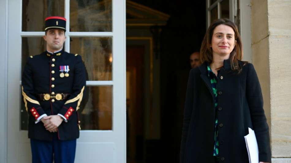 Retraites: Matignon consulte &agrave; gauche, avant de recevoir les syndicats