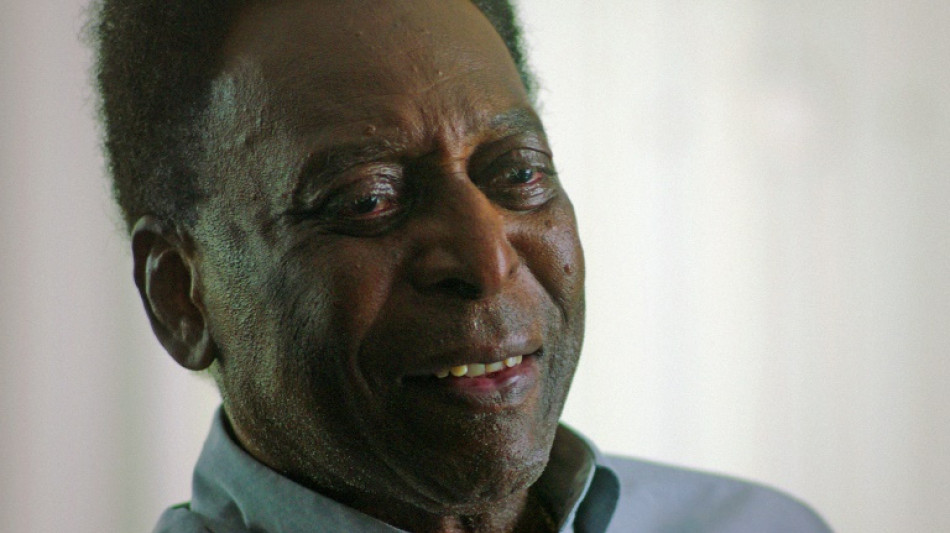 Pel&eacute; hospitalis&eacute; mais pas d'inqui&eacute;tude, rassure son entourage