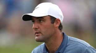 Pak grabs lead as Scheffler looks for third straight win