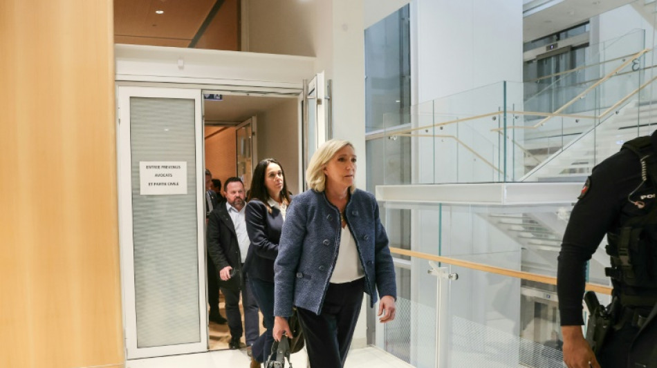Proc&egrave;s du RN: in&eacute;ligibilit&eacute; imm&eacute;diate pour Marine Le Pen, condamn&eacute;e &agrave; deux ans de prison ferme