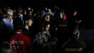 Autorit&agrave; spagnole ai cittadini, restate a casa