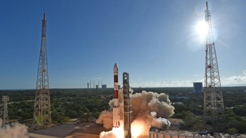 &Iacute;ndia planeja voo espacial tripulado para 2027