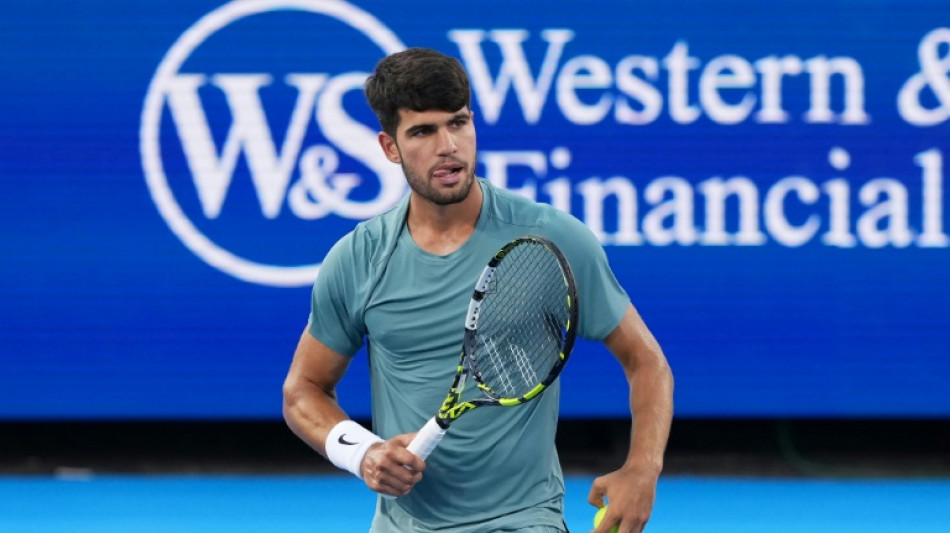 Alcaraz conquista Masters 1000 de Cincinnati após abandono de Sinner na final