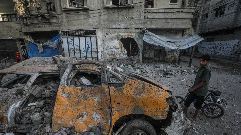 Al Jazeera, almeno 14 uccisi dai raid su Gaza dall'alba