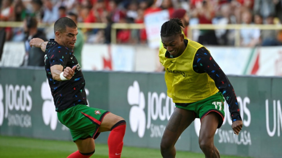 'Sonhar &eacute; de gra&ccedil;a', avisa Pepe, o veterano de Portugal com 41 anos