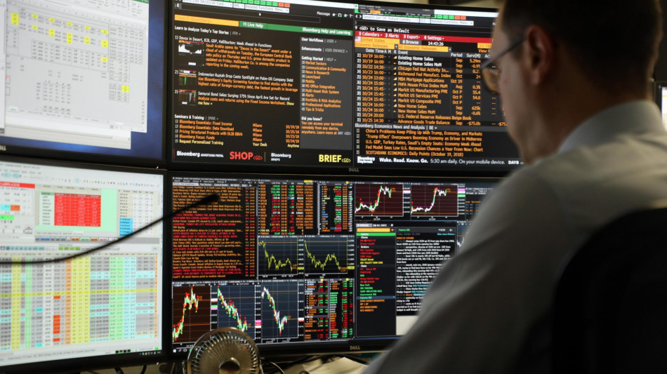 Borsa: Milano -0,33% con Amplifon, Moncler, Stellantis