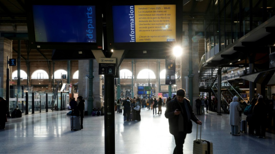Thousands stranded as WWII bomb paralyses Paris train station