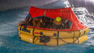 A Duba&iuml;, trois rameurs veulent braver l'Arctique pour d&eacute;noncer la pollution marine