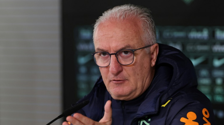 Dorival diz que insultos a Vini Jr. partem de pessoas com '&oacute;dio e rancor'