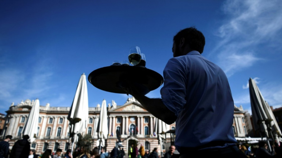 Tourisme : recruter et former d'ici l'&eacute;t&eacute;, un &eacute;norme d&eacute;fi en France 