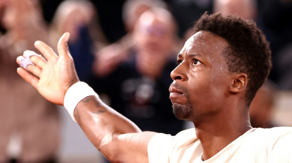 Roland-Garros: Monfils fait le show et rejoint le deuxi&egrave;me tour
