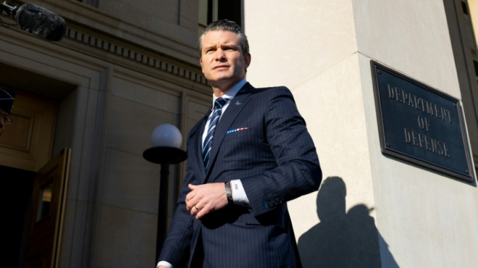 El jefe del Pent&aacute;gono promete colaborar con las "deportaciones masivas" de migrantes
