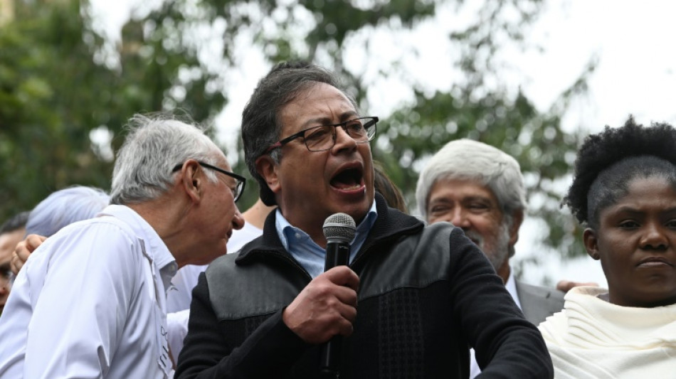 Gobierno de Colombia y ELN posponen un d&iacute;a firma de un cese al fuego 