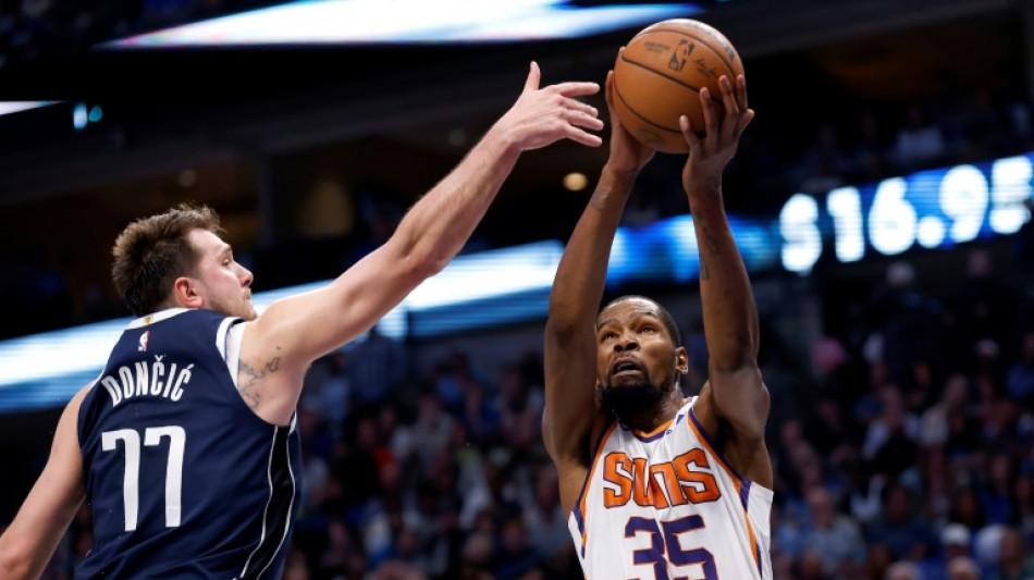 Durant dazzles as Suns sink Mavs, Curry tastes defeat on return