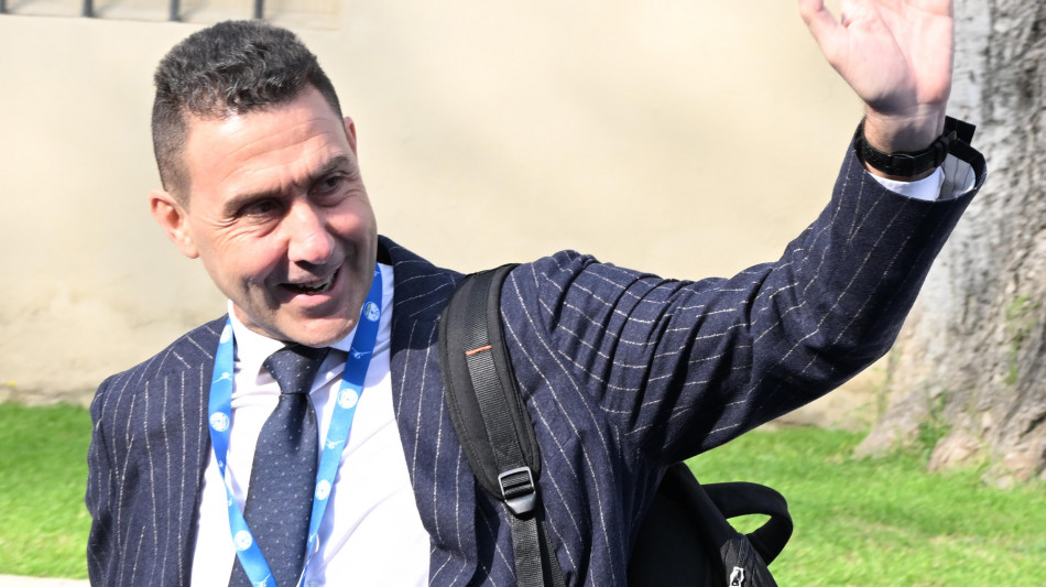 Vannacci invoca la 'decima'. Il Pd, inaccettabile