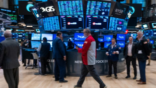 Wall Street finit en ordre dispers&eacute;, dig&egrave;re l'inflation