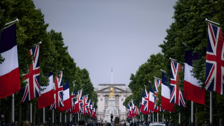 Macron visita o Reino Unido, a primeira viagem de um l&iacute;der europeu desde o Brexit