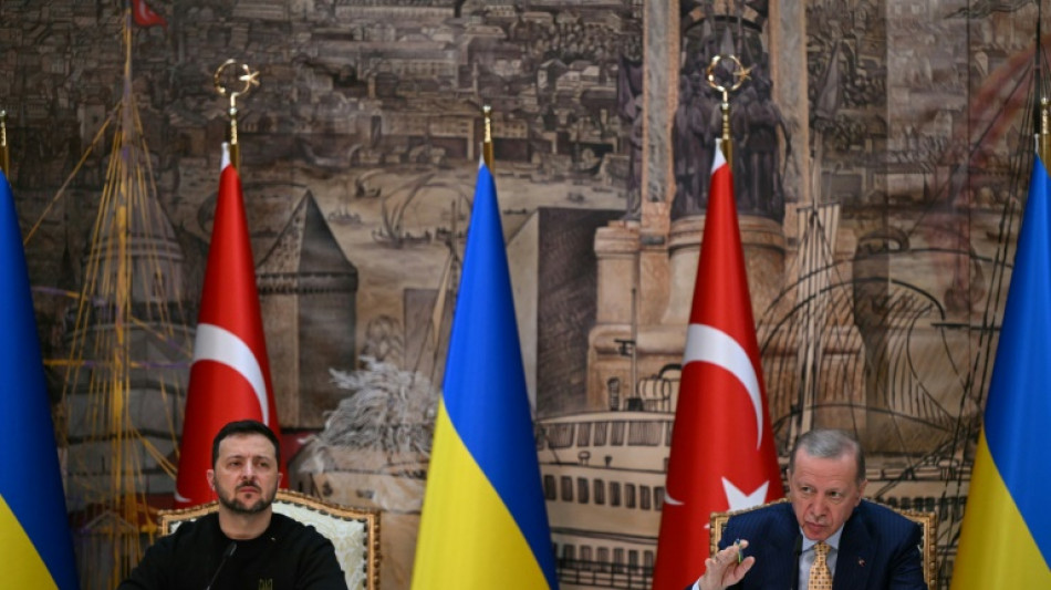 Turquia se oferece para sediar di&aacute;logos de paz entre R&uacute;ssia e Ucr&acirc;nia