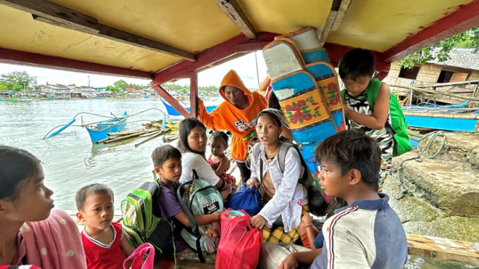 Nueva fuerte r&eacute;plica tras sismo que caus&oacute; al menos dos muertos en Filipinas