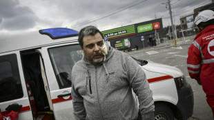 Des milliers d'Ukrainiens tentent de quitter les zones bombard&eacute;es, le cap des deux millions de r&eacute;fugi&eacute;s franchi