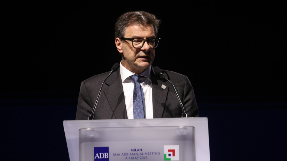 Giorgetti, 'riforme strutturali contro incertezze dell'economia'