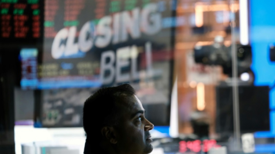 Wall Street chute, affol&eacute;e par l'obstination de l'inflation