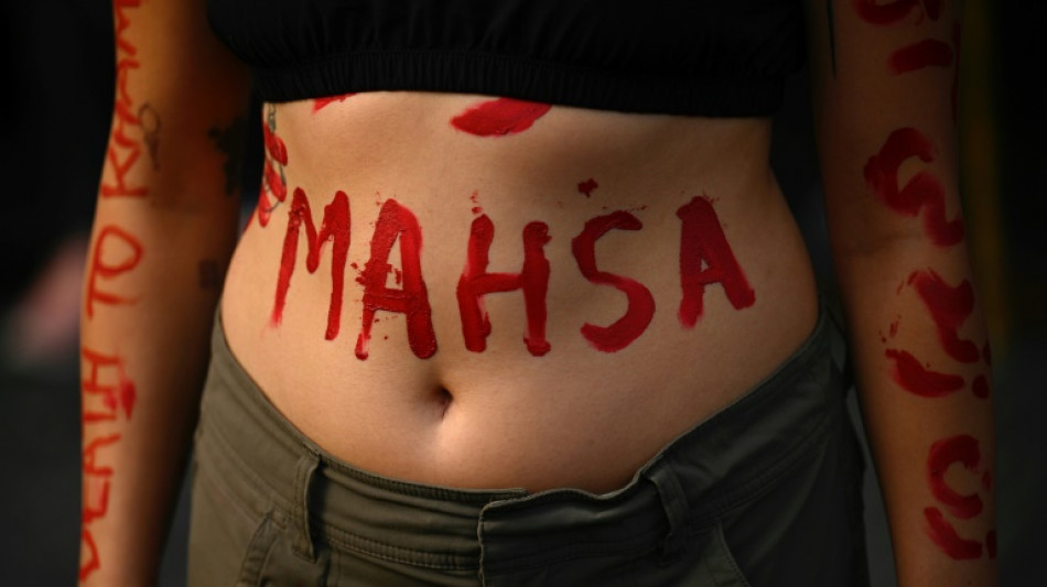 Polizei k&uuml;ndigt versch&auml;rftes Vorgehen gegen Protestierende im Iran an