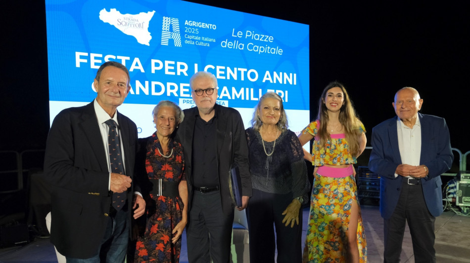 Premio "Andrea Camilleri" al regista Roberto And&ograve;