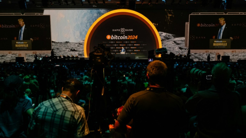 Record du bitcoin &agrave; plus de 75.000 dollars, propuls&eacute; par la victoire de Trump