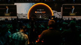 Record du bitcoin &agrave; plus de 75.000 dollars, propuls&eacute; par la victoire de Trump