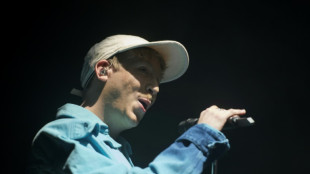 Prison avec sursis pour 11 cyberharceleurs d'un chanteur fran&ccedil;ais 