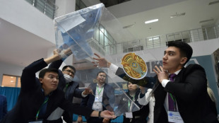 Kazakhstan: le pr&eacute;sident Toka&iuml;ev r&eacute;&eacute;lu sans concurrence apr&egrave;s une ann&eacute;e noire