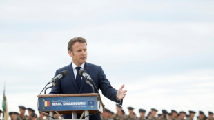 Macron juge n&eacute;cessaires "de nouvelles discussions" avec l'Ukraine, sans confirmer une visite &agrave; Kiev